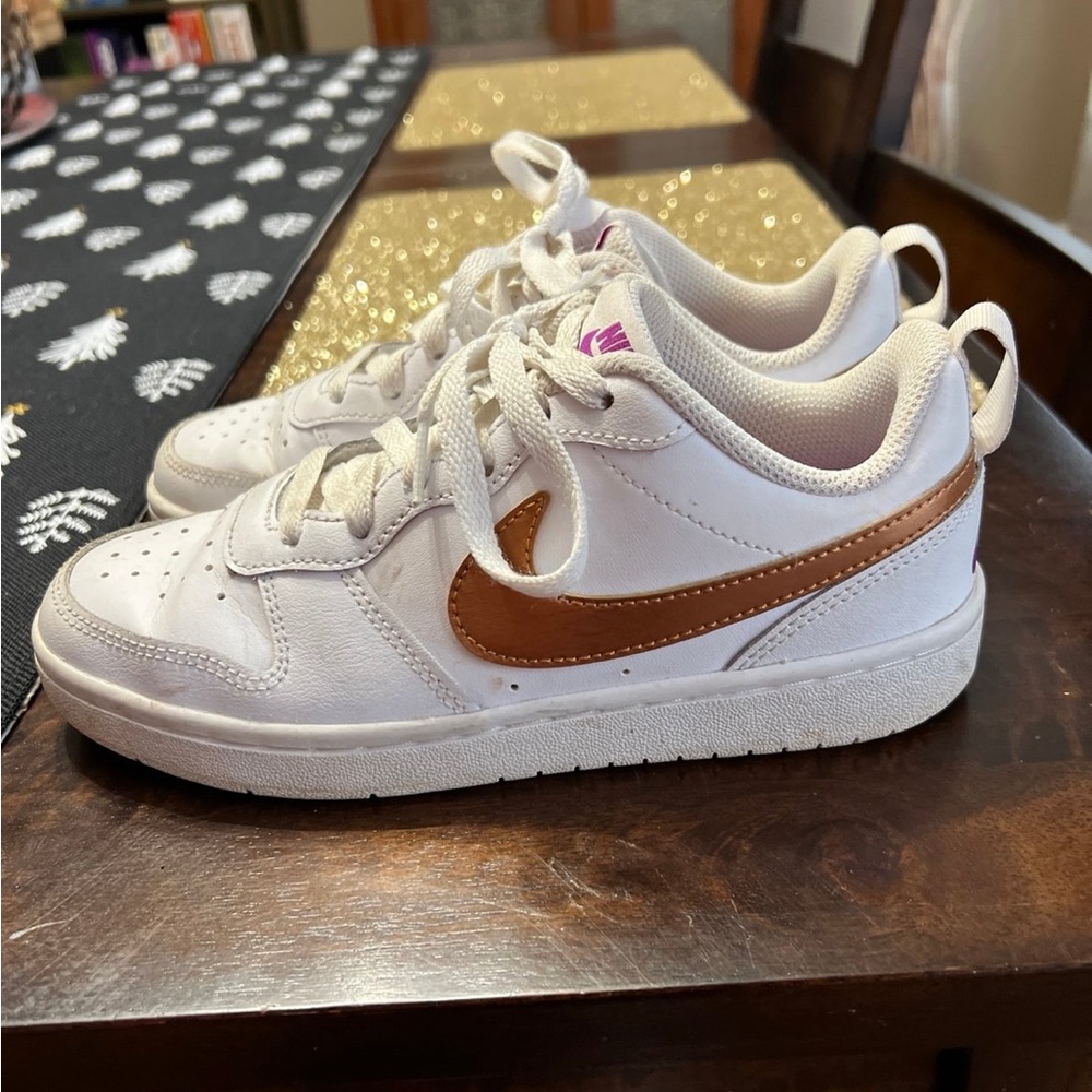 Nike Court Borough Low 2 SE girls size 4